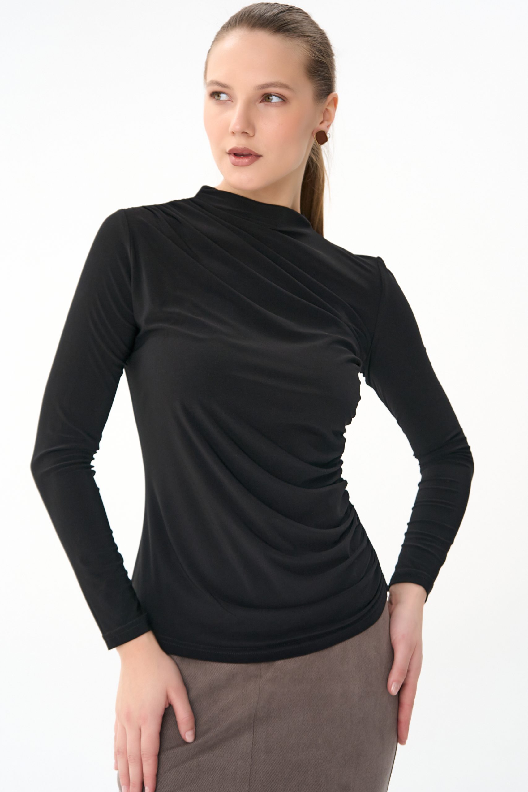 Лонгслив Нора (чёрный-2)