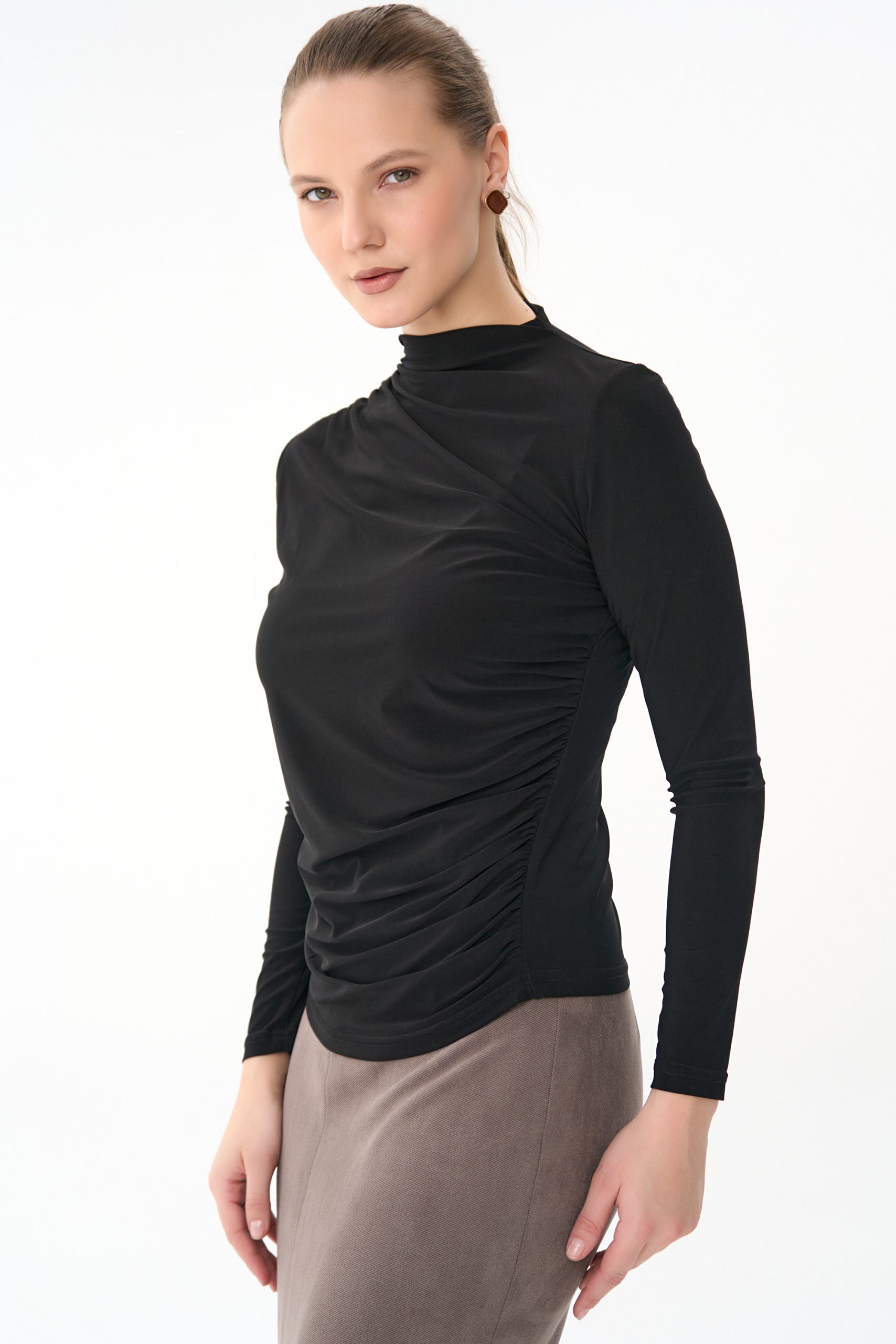 Лонгслив Нора (чёрный-2)