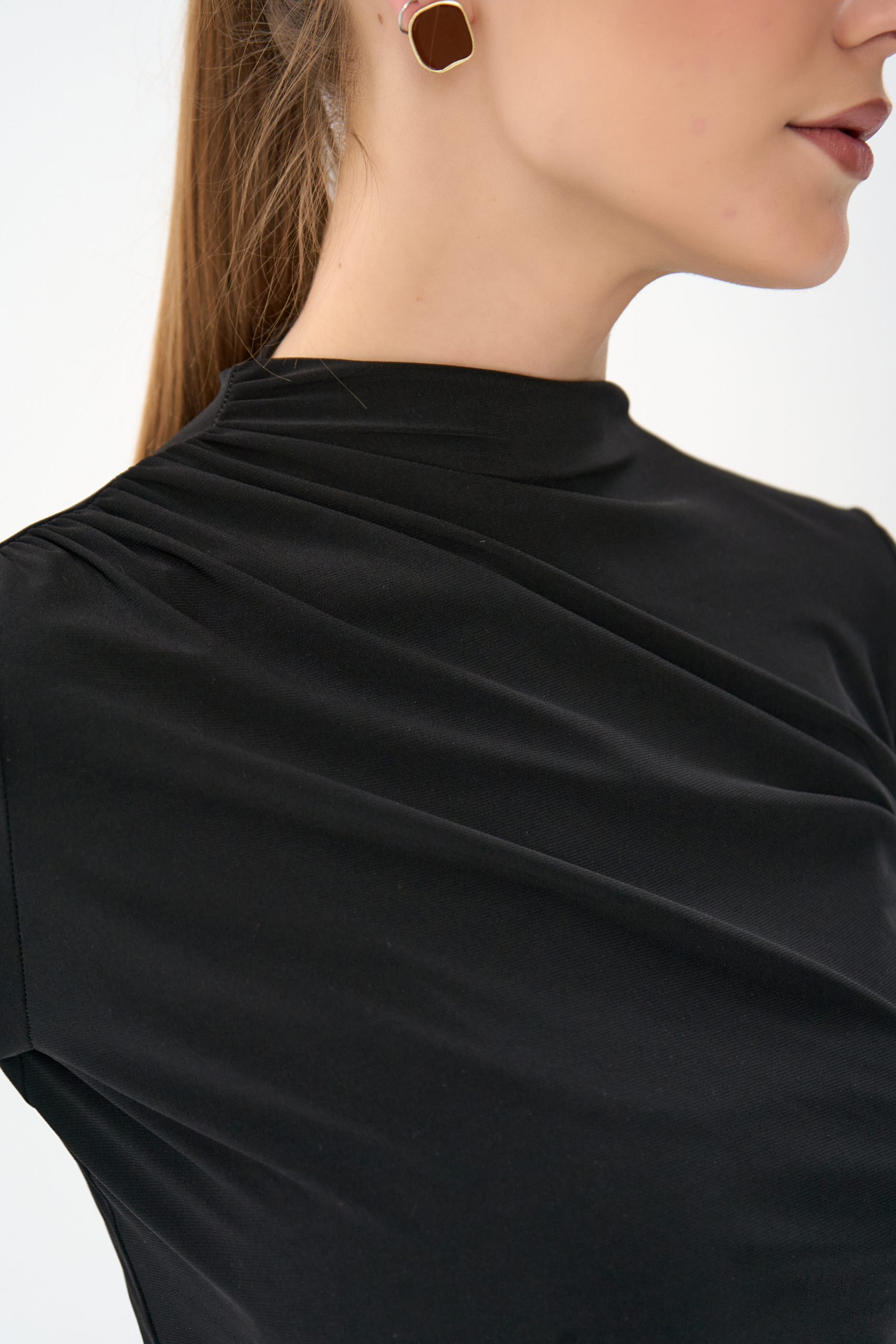 Лонгслив Нора (чёрный-2)