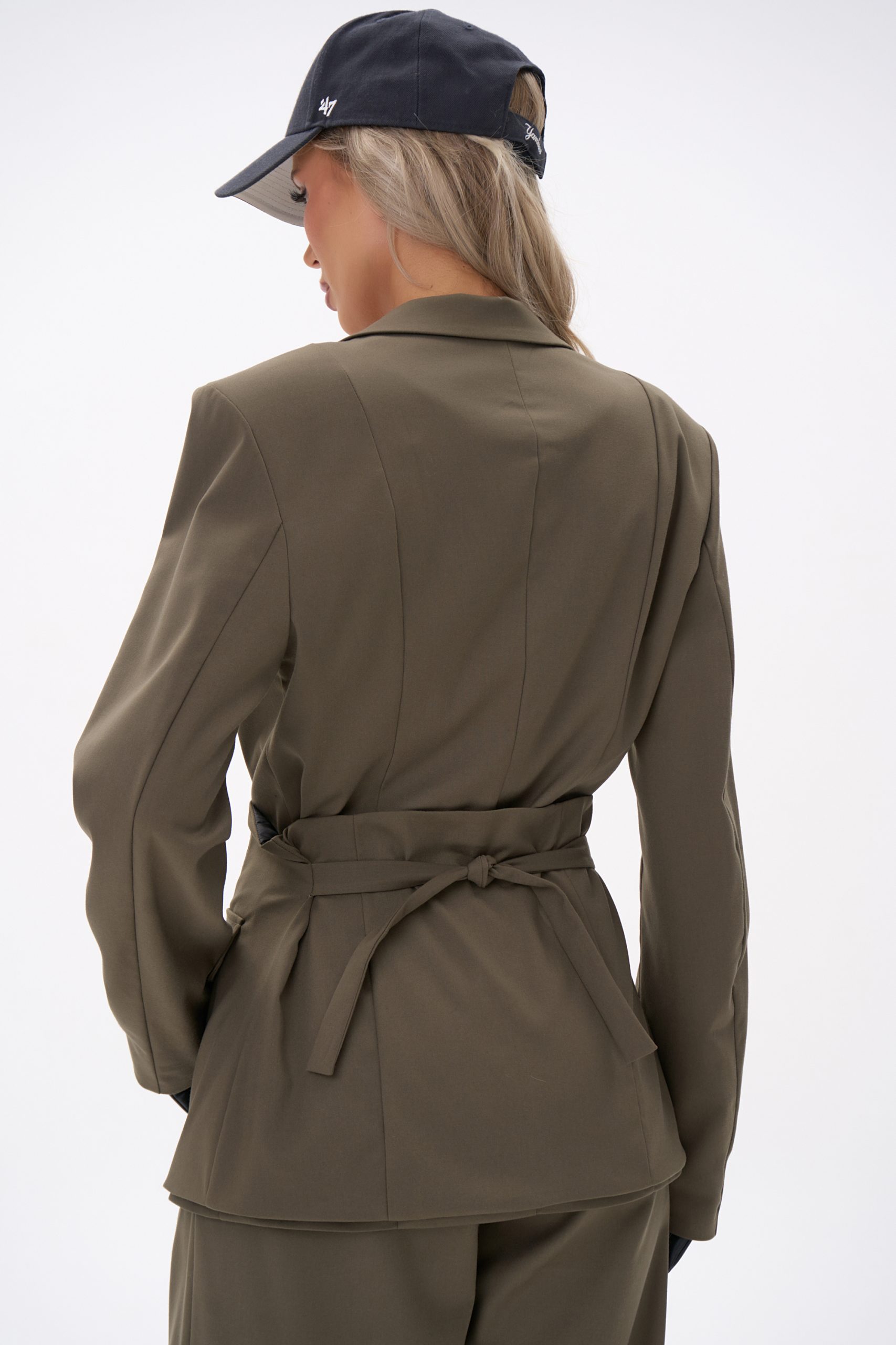 Костюм - тройка Мэдди (хаки)